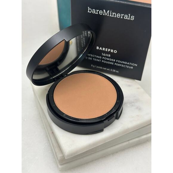 BareMinerals BAREPRO 16 HR Skin Perfecting Powder Foundation Medium Deep 40 Cool - Picture 1 of 5
